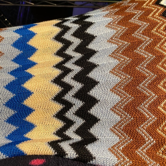 Missoni zig-zag pattern scarf - Picture 8 of 10